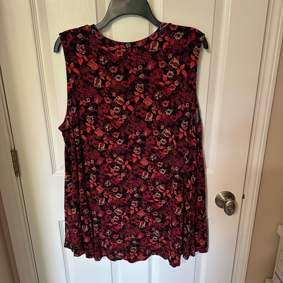 Lane Bryant Red and Black Floral Cami - Picture 2 of 3